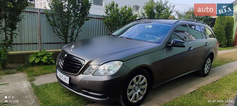 Універсал Mercedes-Benz E-Class 2012 в Чернівцях