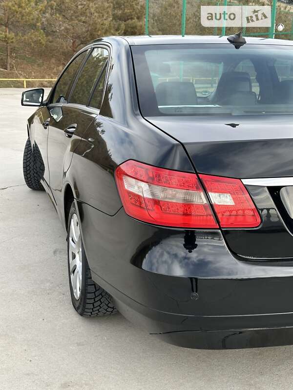 Седан Mercedes-Benz E-Class 2012 в Одесі