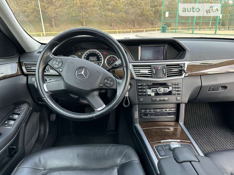 Седан Mercedes-Benz E-Class 2012 в Одесі