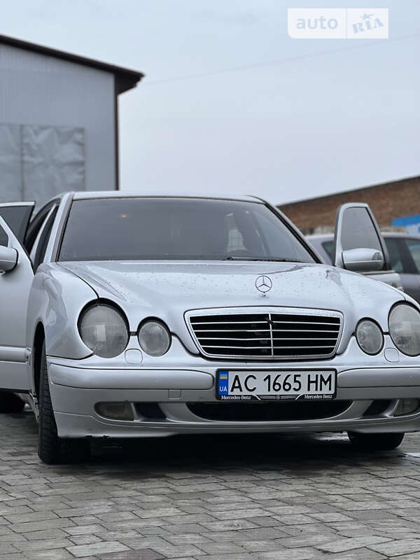Седан Mercedes-Benz E-Class 2001 в Владимир-Волынском