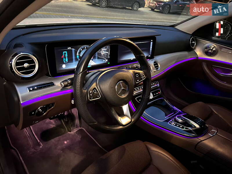 Седан Mercedes-Benz E-Class 2016 в Львове фото 16 Седан Mercedes-Benz E-Class 2016 в Львове