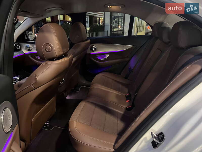 Седан Mercedes-Benz E-Class 2016 в Львове фото 31 Седан Mercedes-Benz E-Class 2016 в Львове