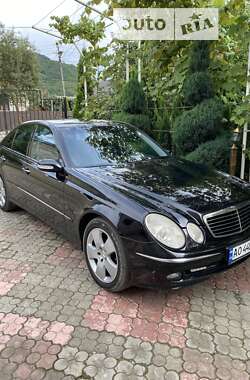 Седан Mercedes-Benz E-Class 2006 в Тячеве