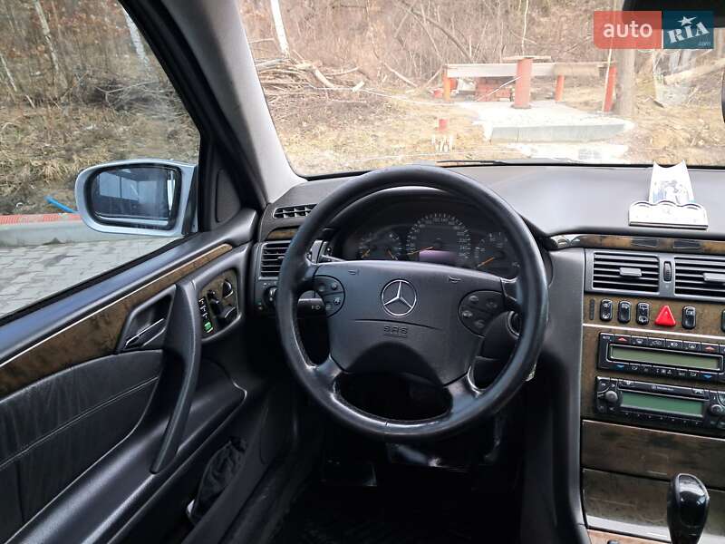 Универсал Mercedes-Benz E-Class 2002 в Львове