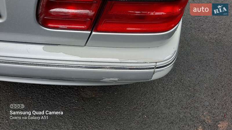 Седан Mercedes-Benz E-Class 1999 в Черновцах