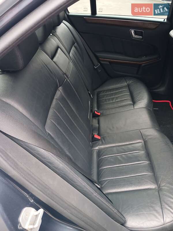 Седан Mercedes-Benz E-Class 2010 в Белой Церкви фото 5 Седан Mercedes-Benz E-Class 2010 в Белой Церкви