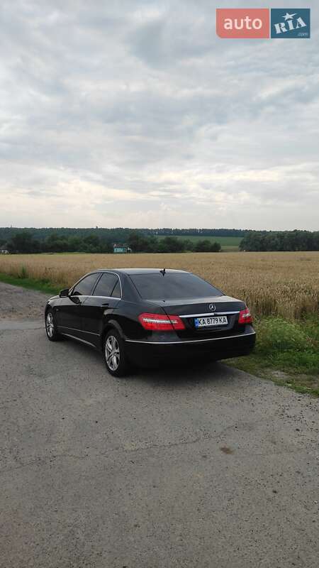 Седан Mercedes-Benz E-Class 2010 в Лубнах