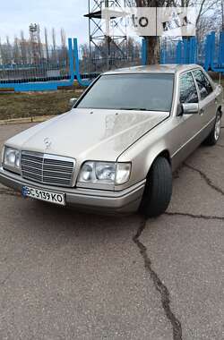 Седан Mercedes-Benz E-Class 1995 в Южноукраинске