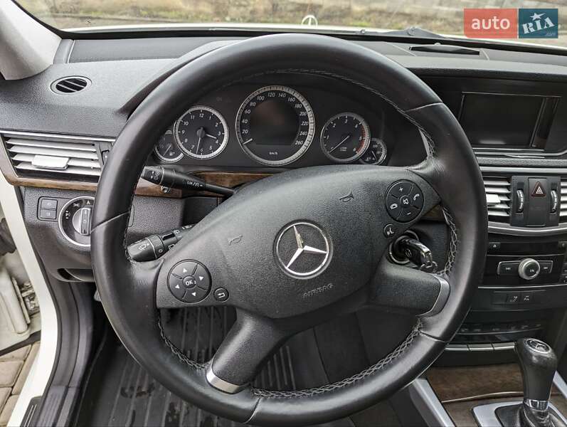 Універсал Mercedes-Benz E-Class 2011 в Рівному