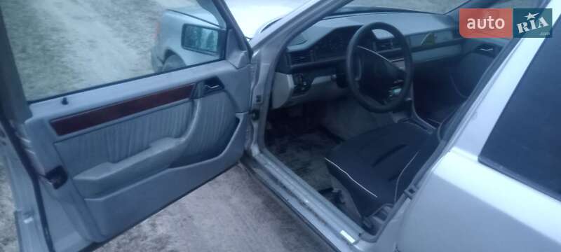 Седан Mercedes-Benz E-Class 1994 в Костопілі