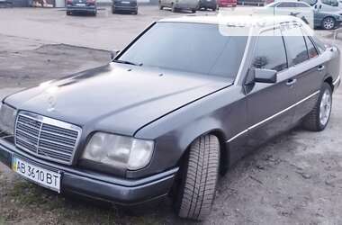 Седан Mercedes-Benz E-Class 1994 в 