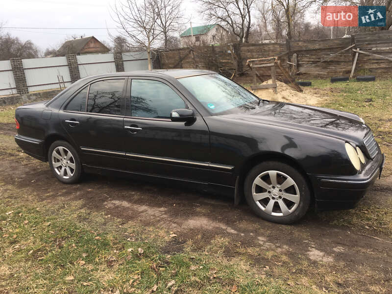 Седан Mercedes-Benz E-Class 2002 в Житомире