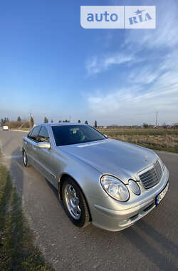 Седан Mercedes-Benz E-Class 2002 в Радехове