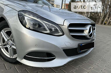 Седан Mercedes-Benz E-Class 2013 в Чернівцях