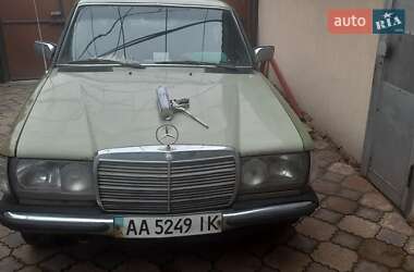 Седан Mercedes-Benz E-Class 1984 в Киеве