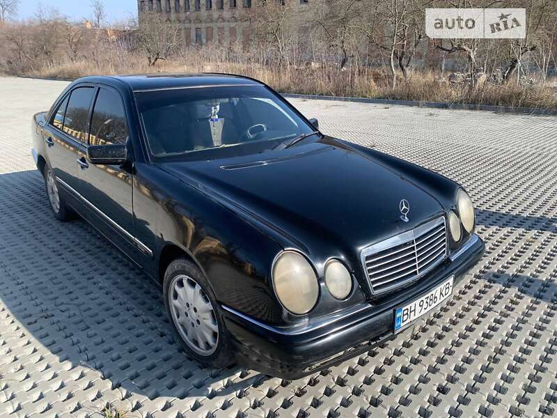 Седан Mercedes-Benz E-Class 1995 в Тульчине
