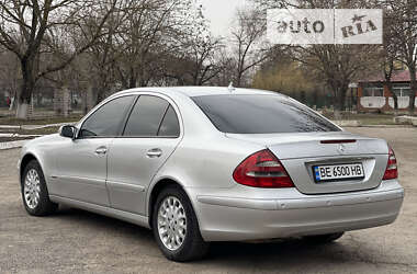 Седан Mercedes-Benz E-Class 2003 в Новом Буге