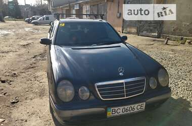 Седан Mercedes-Benz E-Class 2001 в Львове