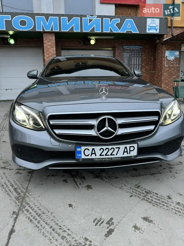 Седан Mercedes-Benz E-Class 2016 в 