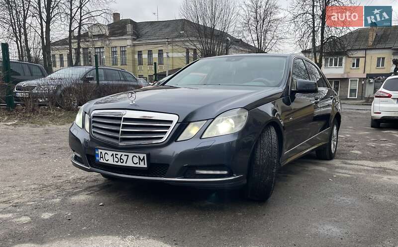 Седан Mercedes-Benz E-Class 2011 в Луцьку