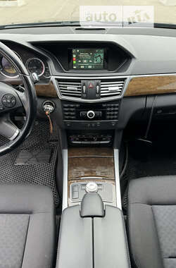 Седан Mercedes-Benz E-Class 2012 в 