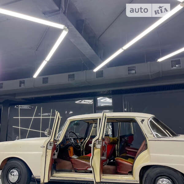 Седан Mercedes-Benz E-Class 1970 в Дніпрі