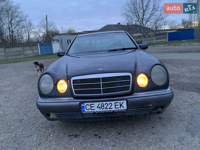 Седан Mercedes-Benz E-Class 1997 в Новоселице