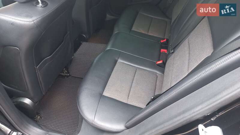 Седан Mercedes-Benz E-Class 2010 в Кривому Розі