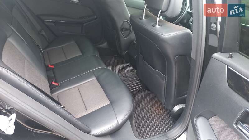 Седан Mercedes-Benz E-Class 2010 в Кривому Розі
