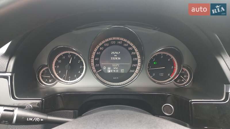 Седан Mercedes-Benz E-Class 2010 в Кривому Розі