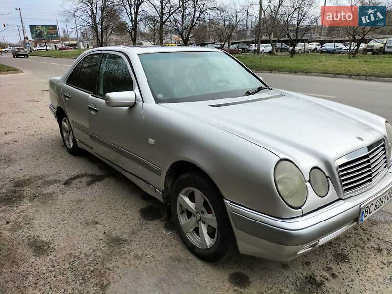 Седан Mercedes-Benz E-Class 1997 в Львові