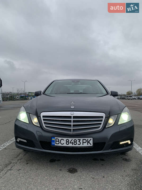 Седан Mercedes-Benz E-Class 2010 в Львові