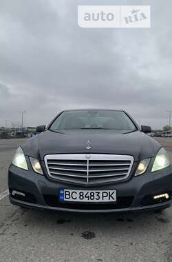 Седан Mercedes-Benz E-Class 2010 в Львове