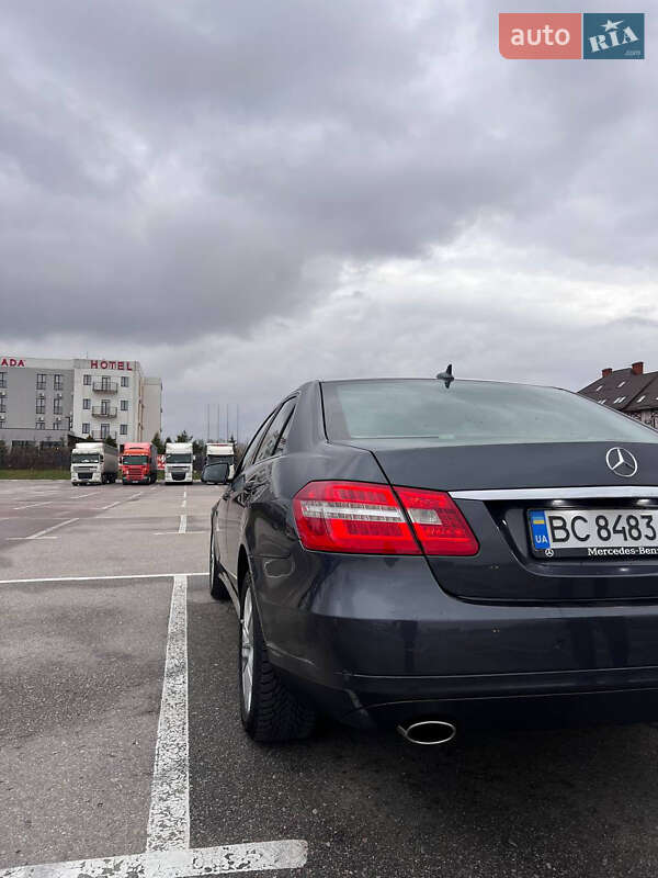 Седан Mercedes-Benz E-Class 2010 в Львові