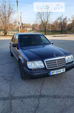 Седан Mercedes-Benz E-Class 1995 в Запорожье