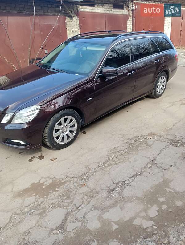 Універсал Mercedes-Benz E-Class 2010 в Львові