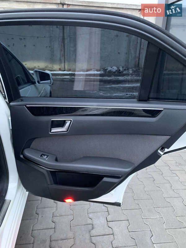 Седан Mercedes-Benz E-Class 2011 в Софиевской Борщаговке
