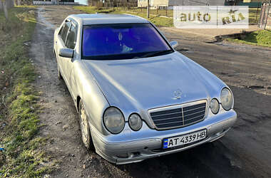 Седан Mercedes-Benz E-Class 1999 в Снятине