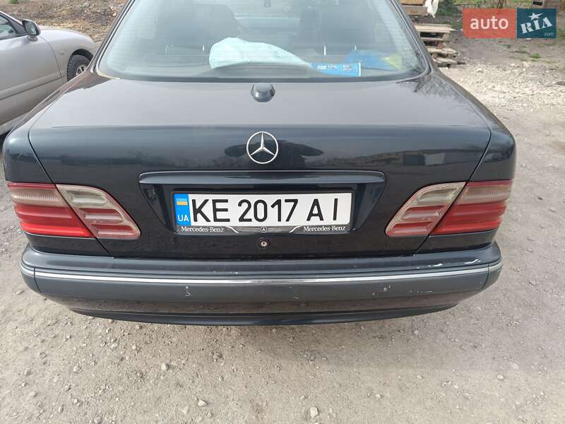 Седан Mercedes-Benz E-Class 2001 в Кривом Роге
