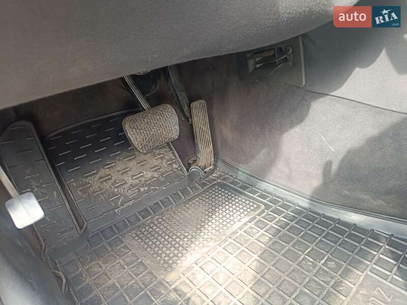 Седан Mercedes-Benz E-Class 2001 в Кривом Роге