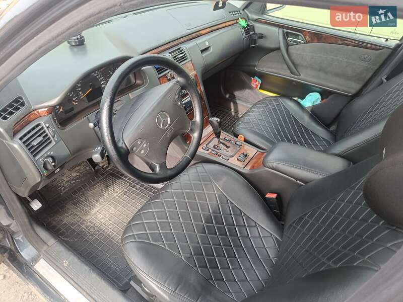 Седан Mercedes-Benz E-Class 2001 в Кривом Роге