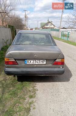 Седан Mercedes-Benz E-Class 1988 в Полтаве