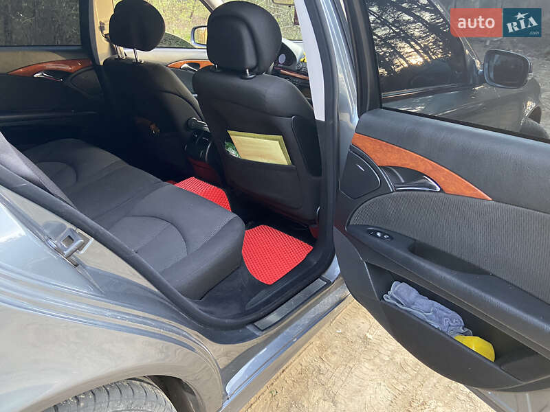 Універсал Mercedes-Benz E-Class 2008 в Новояворівську