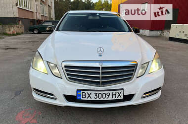 Седан Mercedes-Benz E-Class 2012 в Нетешине