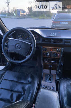 Седан Mercedes-Benz E-Class 1992 в Хмельницком