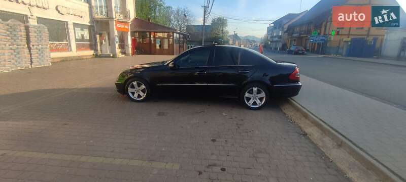 Седан Mercedes-Benz E-Class 2006 в Хусті