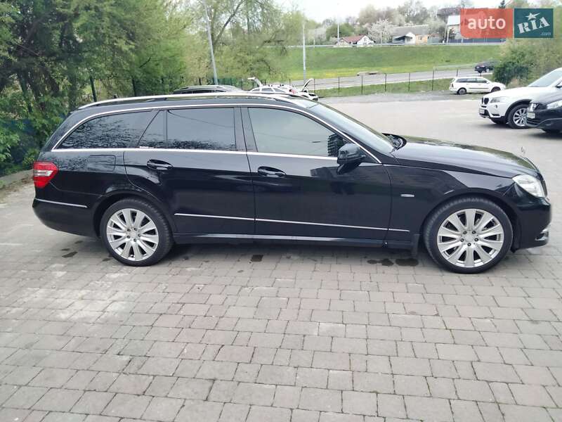 Универсал Mercedes-Benz E-Class 2011 в Киеве