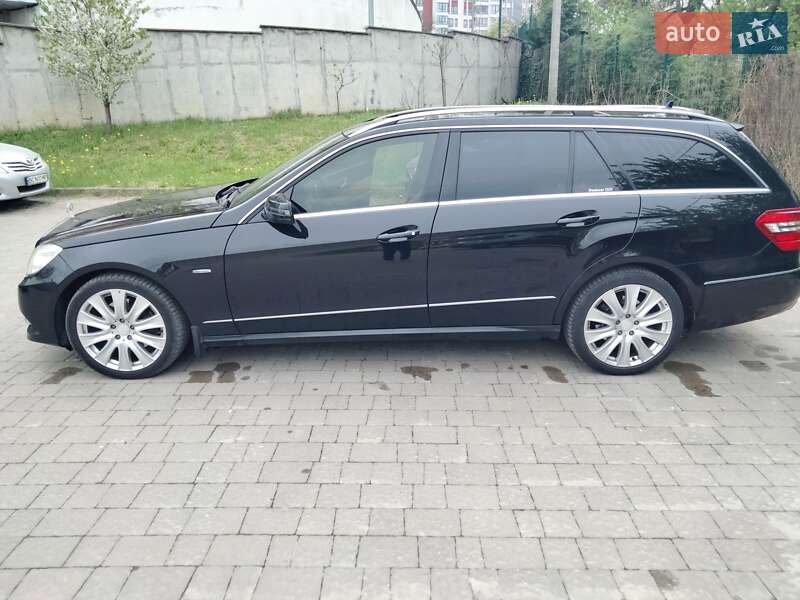 Универсал Mercedes-Benz E-Class 2011 в Киеве
