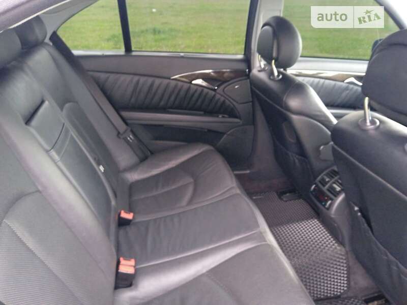 Седан Mercedes-Benz E-Class 2004 в Львове