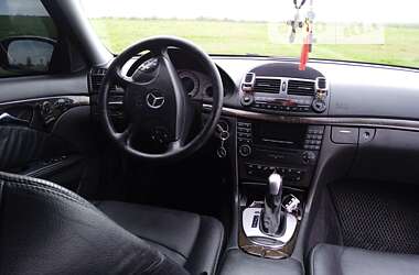 Седан Mercedes-Benz E-Class 2004 в 
